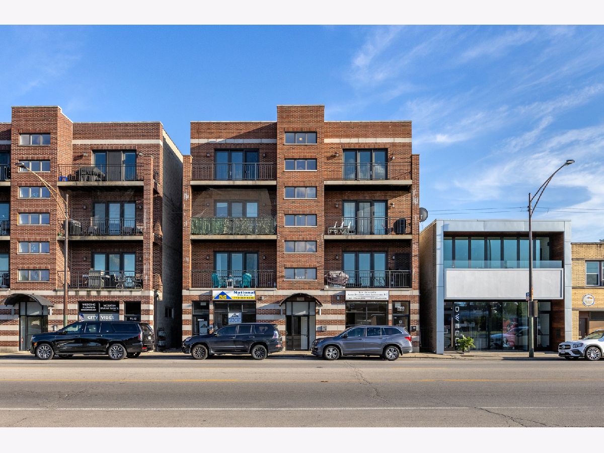 Rented Chicago Illinois, 7443 Irving Park