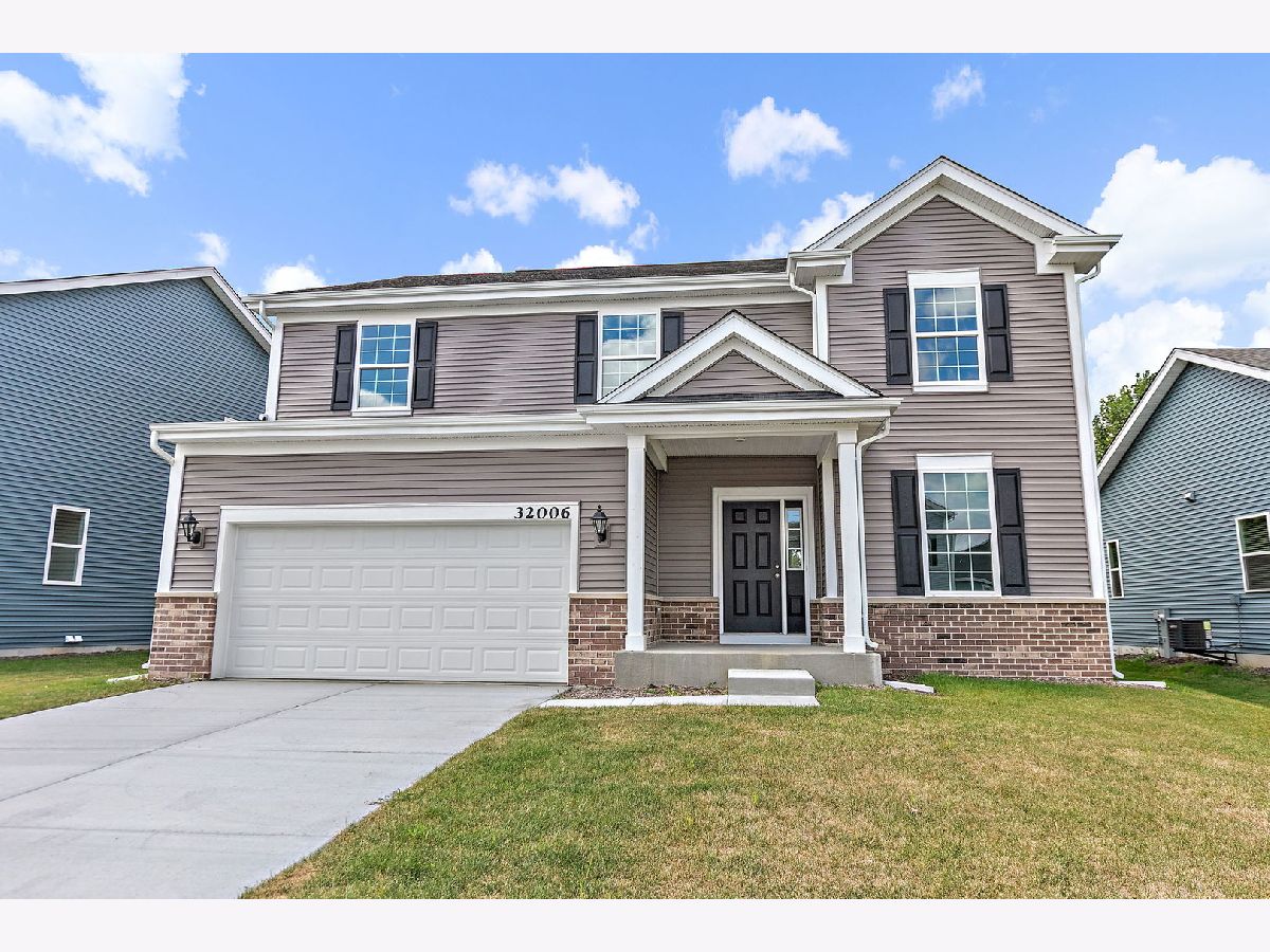 For Sale Lakemoor Illinois, 32006 Savannah Drive