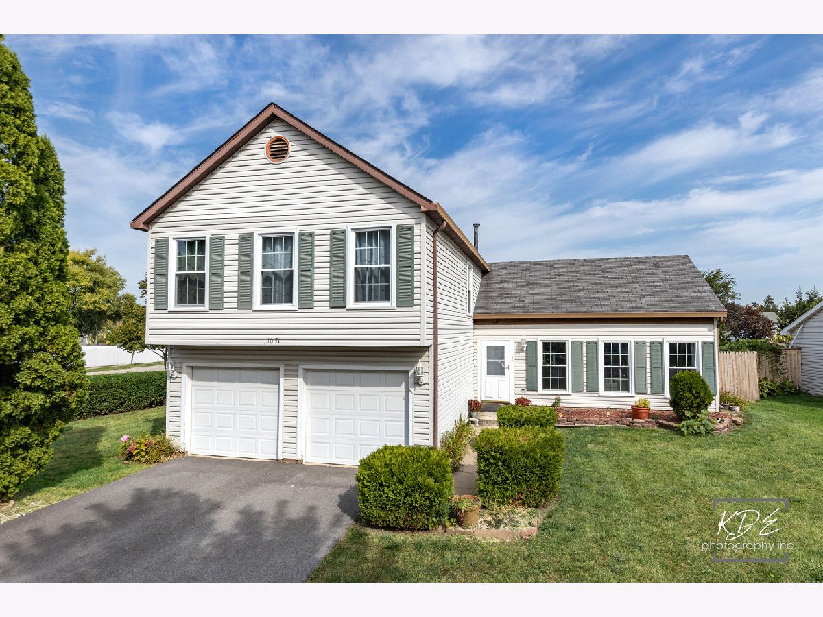 Homes & Townhomes & Condos For Sale Indian Oaks Bolingbrook Illinois, 1031 Bothwell Circle