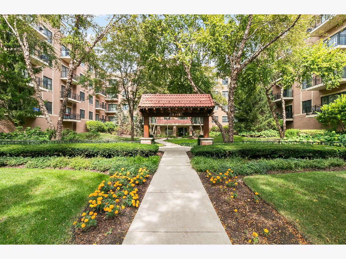 Condominiums For Sale Arbor Court Oak Lawn Illinois, 5100 96th Street