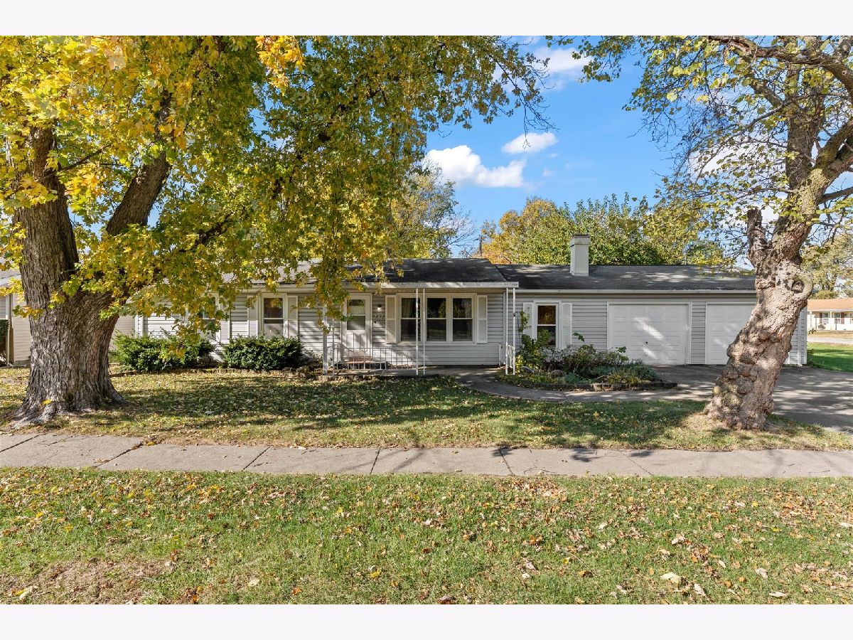  Sold Argenta Illinois, 211 Main