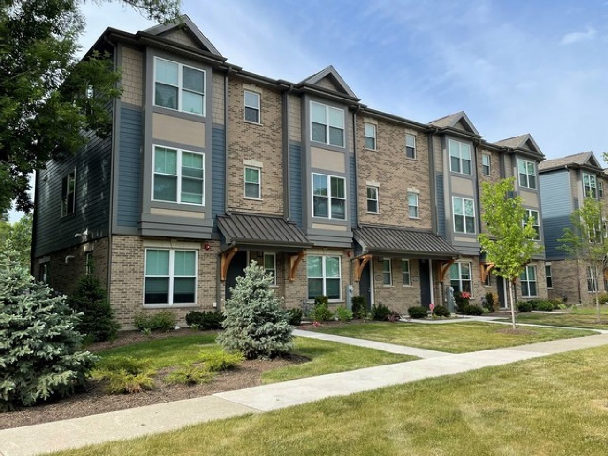  For Rent Libertyville Illinois, 615 Broadway