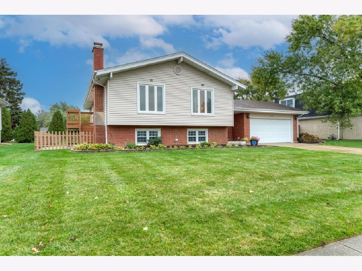 For Sale Darien Illinois, 8S141 Grant Street