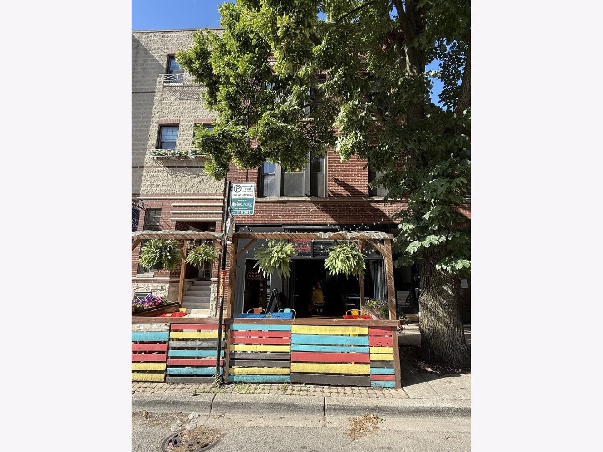  Rented Chicago Illinois, 2022 Roscoe