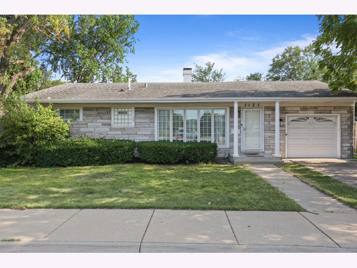 For Rent Morton Grove Illinois, 7125 Simpson