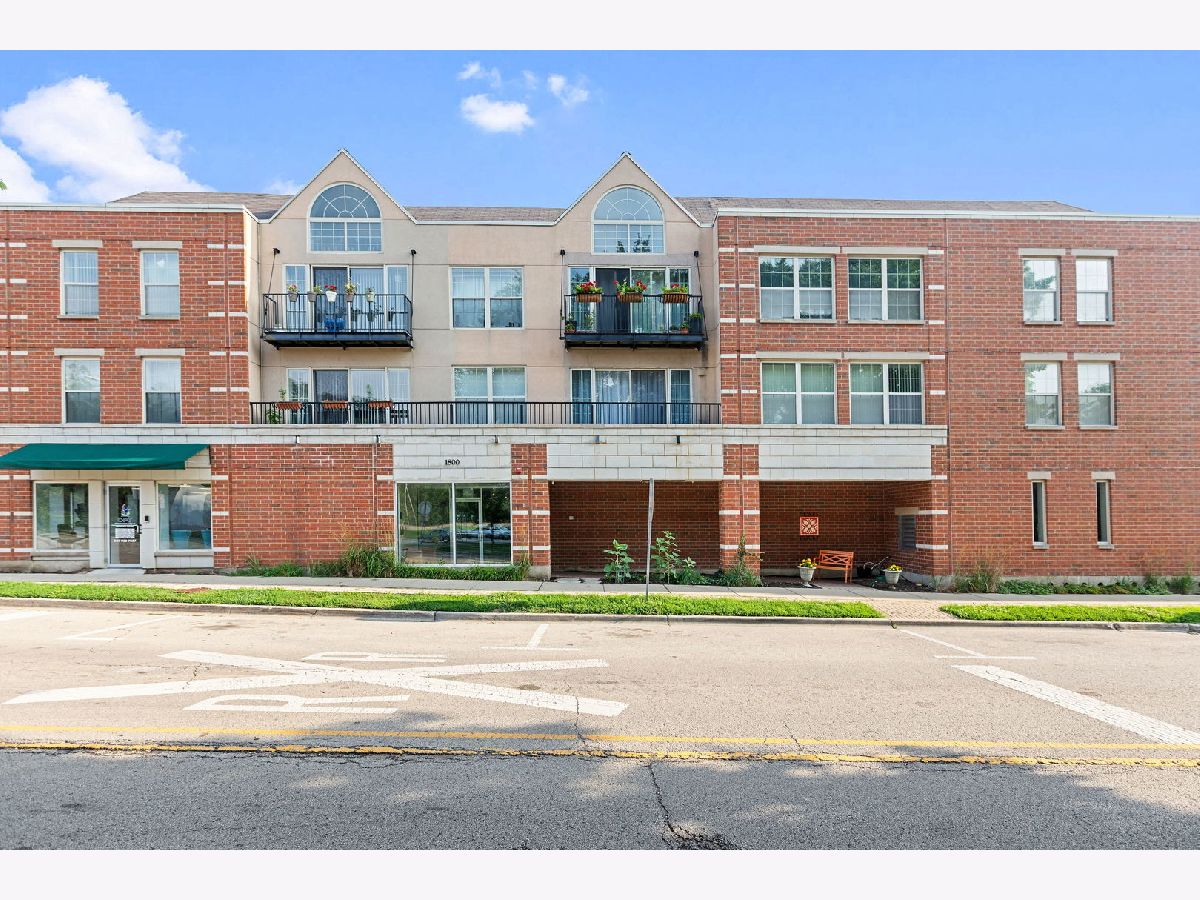  For Sale Glenview Illinois, 1800 Dewes Street