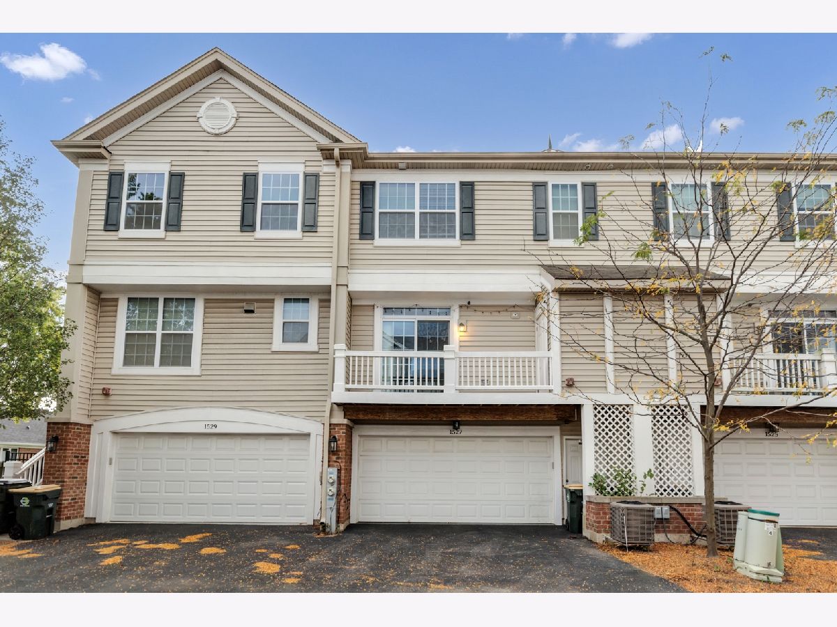  For Rent Arlington Heights Illinois, 1527 Arbor