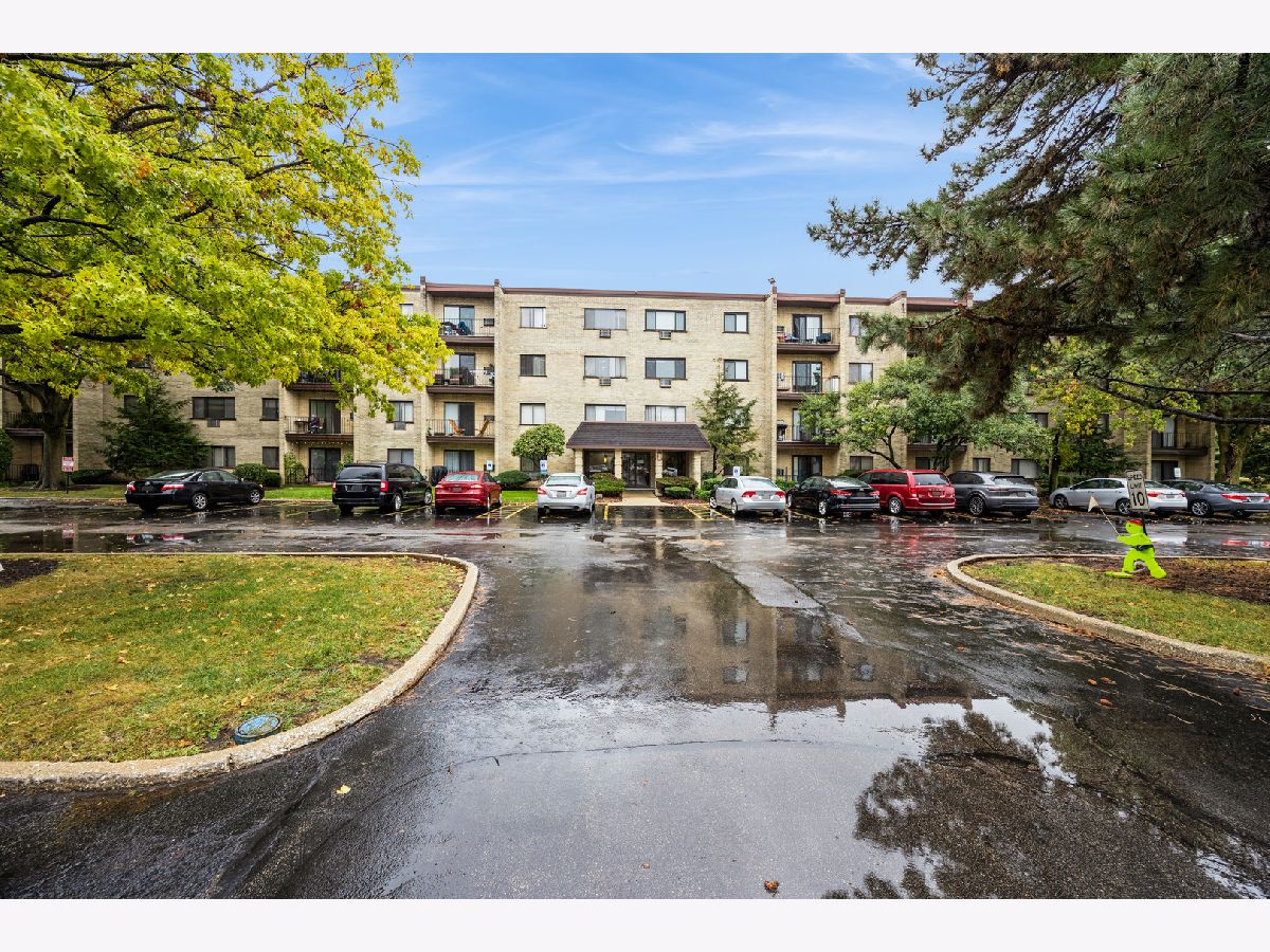 For Sale Indian Head Park Illinois, 7231 Wolf Road