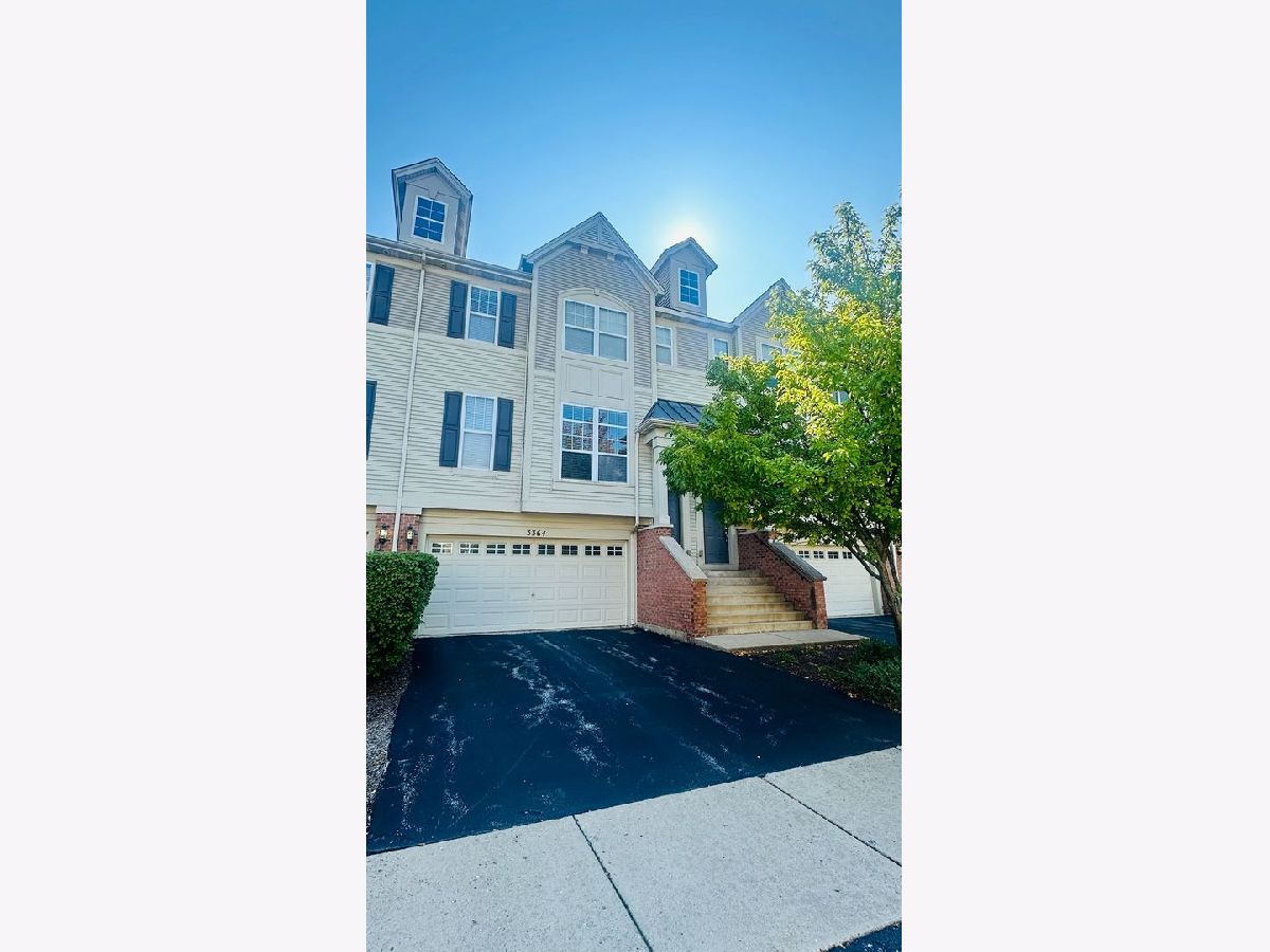 Townhomes For Rent Yorkshire Square Aurora Illinois, 3364 Kentshire
