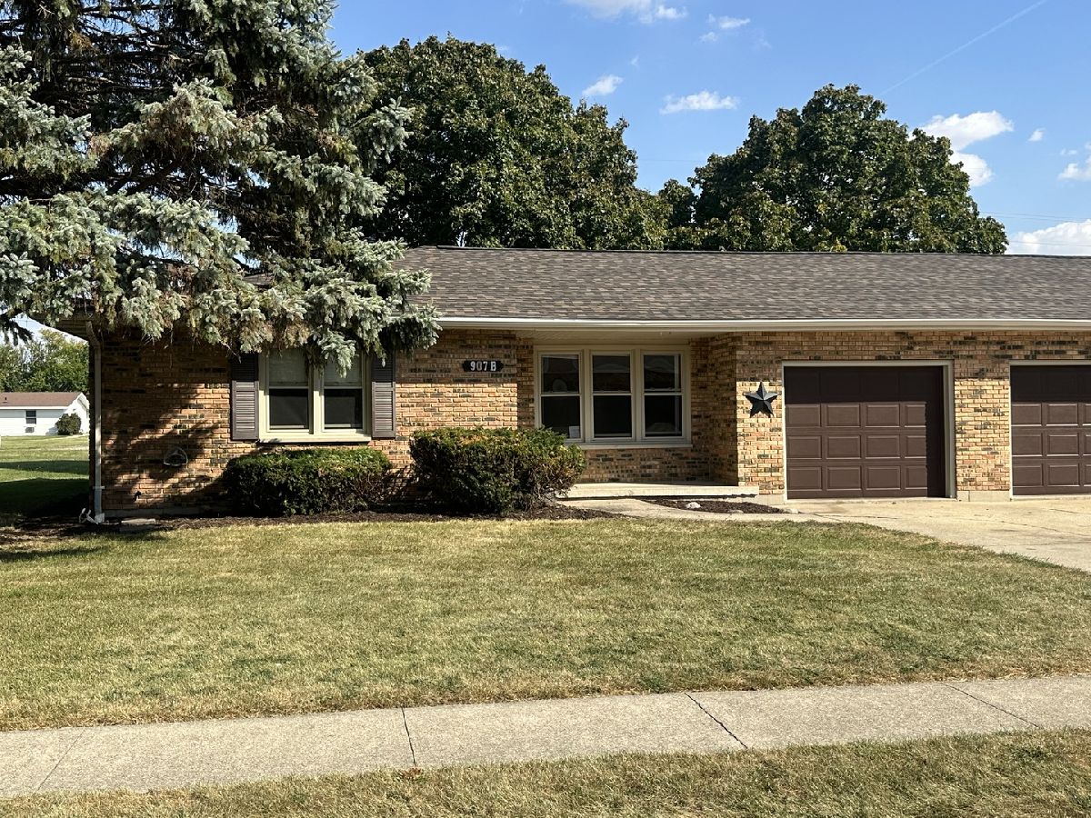  For Sale Rochelle Illinois, 907B Carlisle Drive