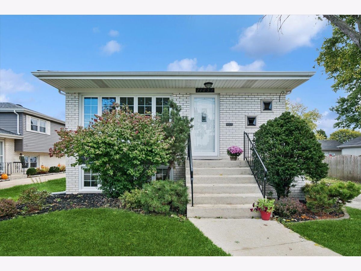For Sale Alsip Illinois, 11857 Lawler Avenue