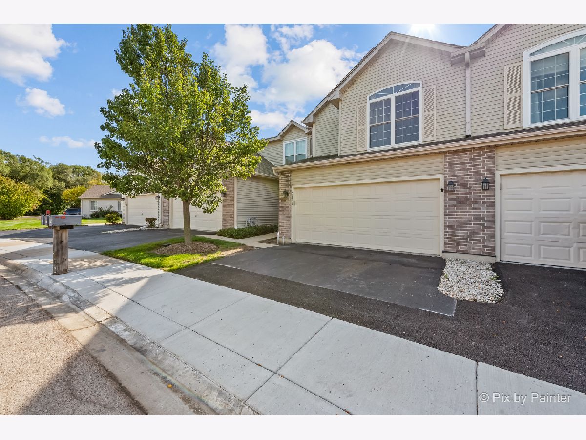 Townhomes & Condos For Sale Timber Trails Mchenry Illinois, 3131 Cypress Court