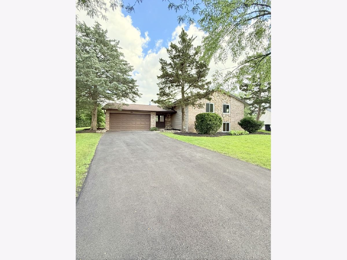 Homes & Condos & Townhomes For Sale Winston Woods Bolingbrook Illinois, 5 Derbyshire Court