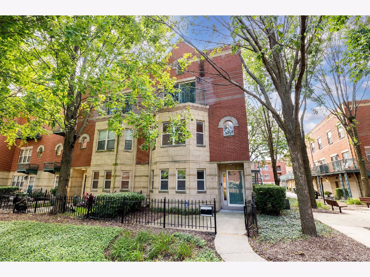 Townhomes & Condos For Sale Shakespeare Court Chicago Illinois, 4530 Woodlawn Avenue