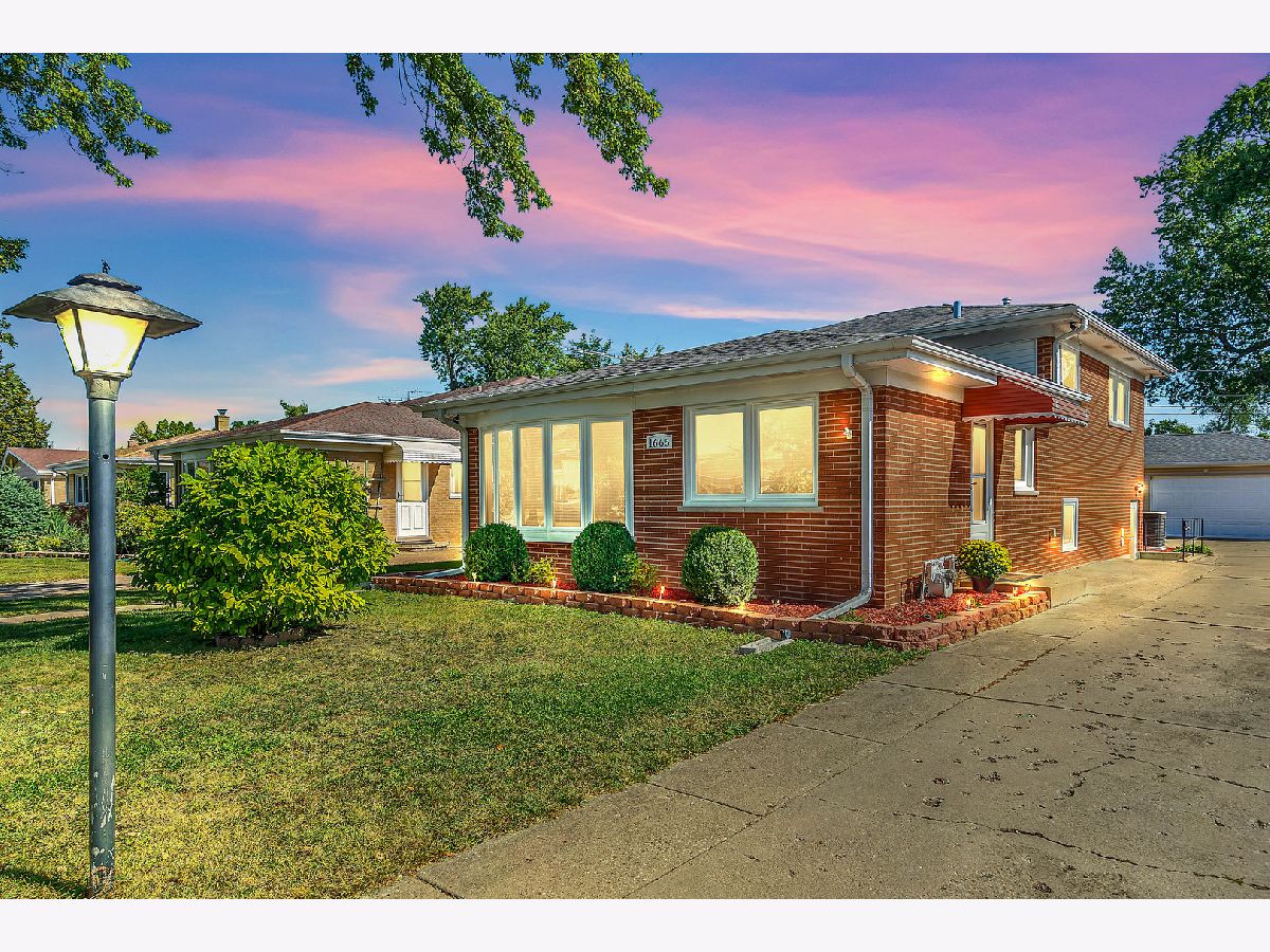  Rented Des Plaines Illinois, 1665 Elm