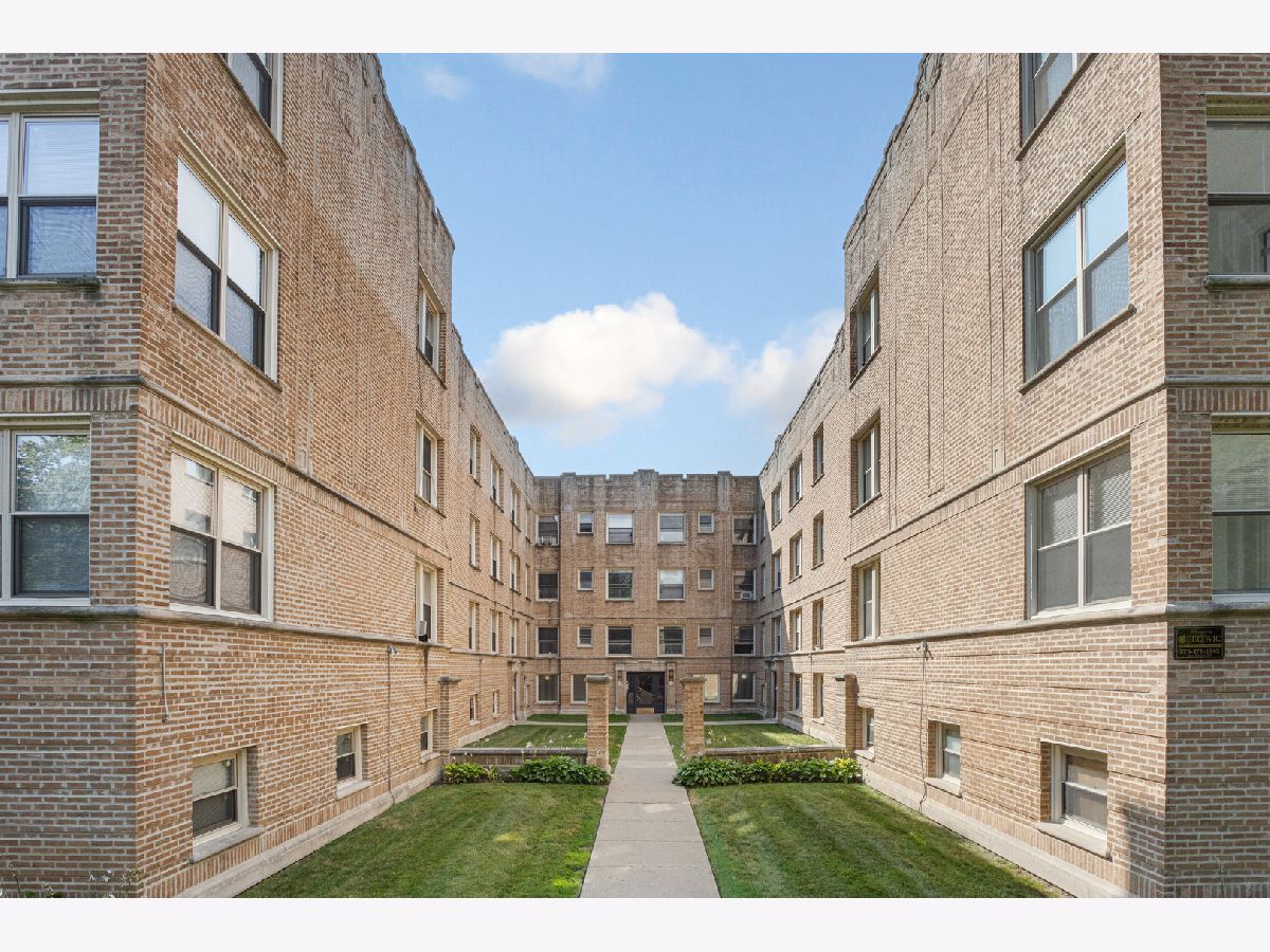 Rented Chicago Illinois, 1631 Chase