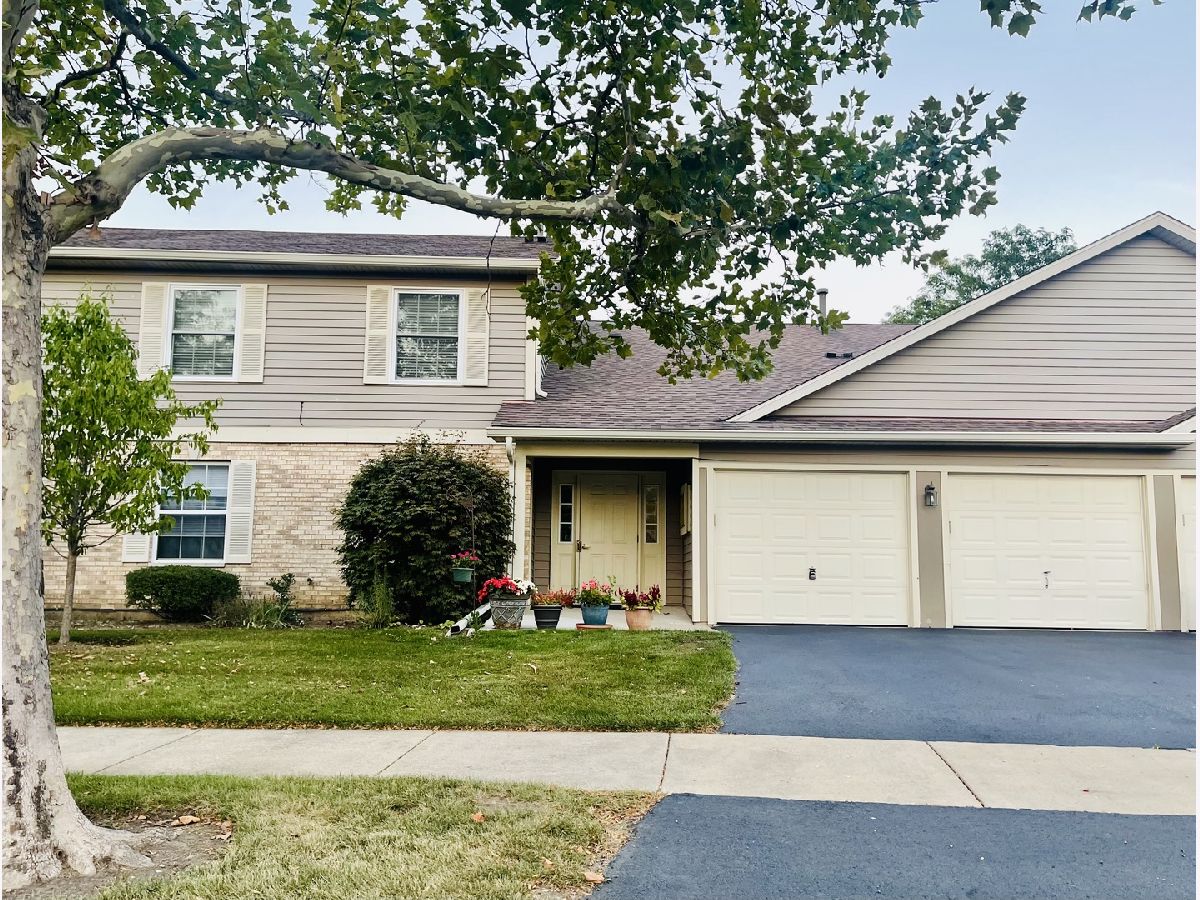 Condos & Townhomes Rented Fairfield Village Round Lake Beach Illinois, 1185 Village