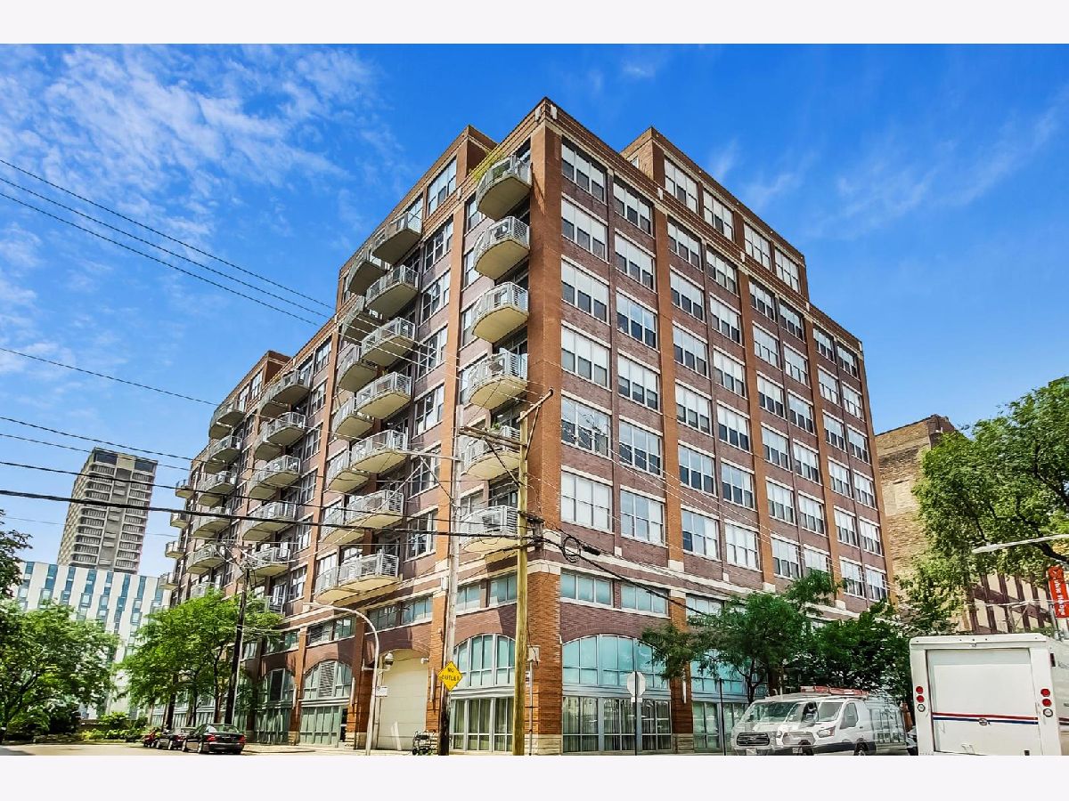  Rented Chicago Illinois, 933 Van Buren