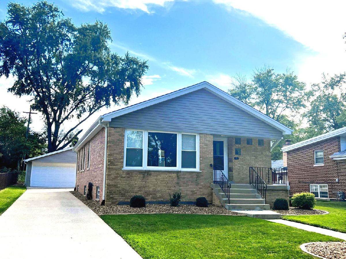  For Sale Homewood Illinois, 1741 Evergreen Road