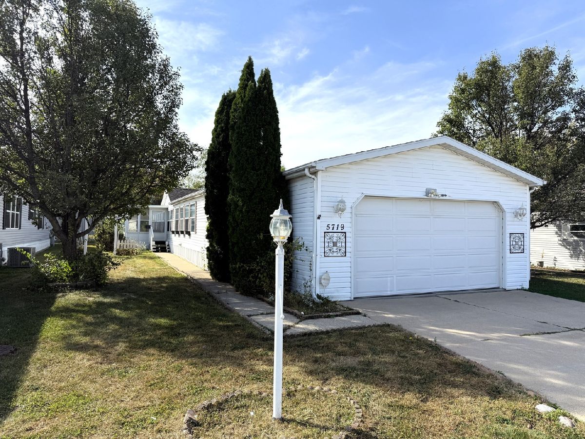  Sold Loves Park Illinois, 5719 Peachstone