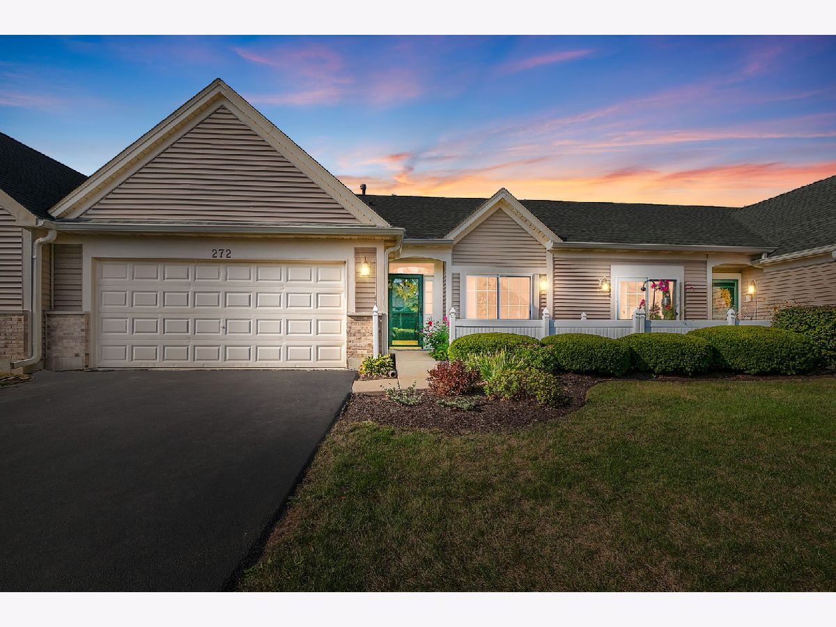 Townhomes & Homes For Sale Carillon North Grayslake Illinois, 272 Enfield Lane
