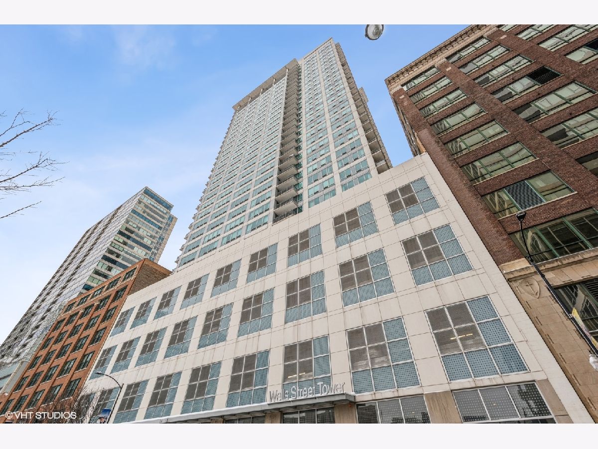  Rented Chicago Illinois, 701 Wells