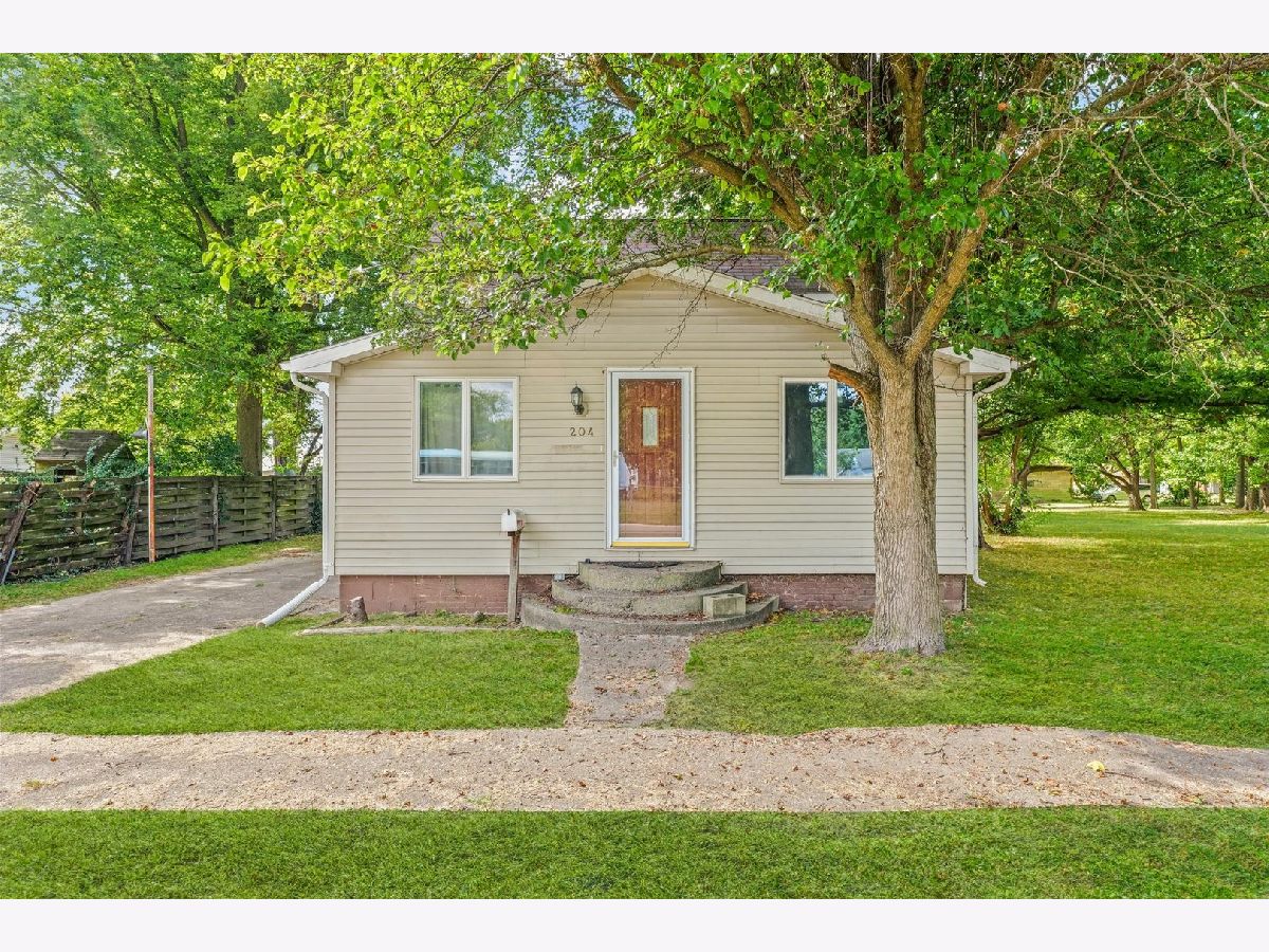 Homes For Sale Fithians Homer Illinois, 204 Waverly Street
