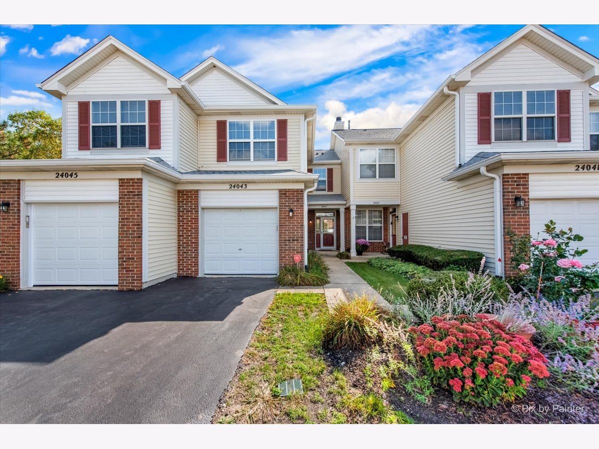 Townhomes Sold Villages At Heritage Meadows Plainfield Illinois, 24043 Pear Tree