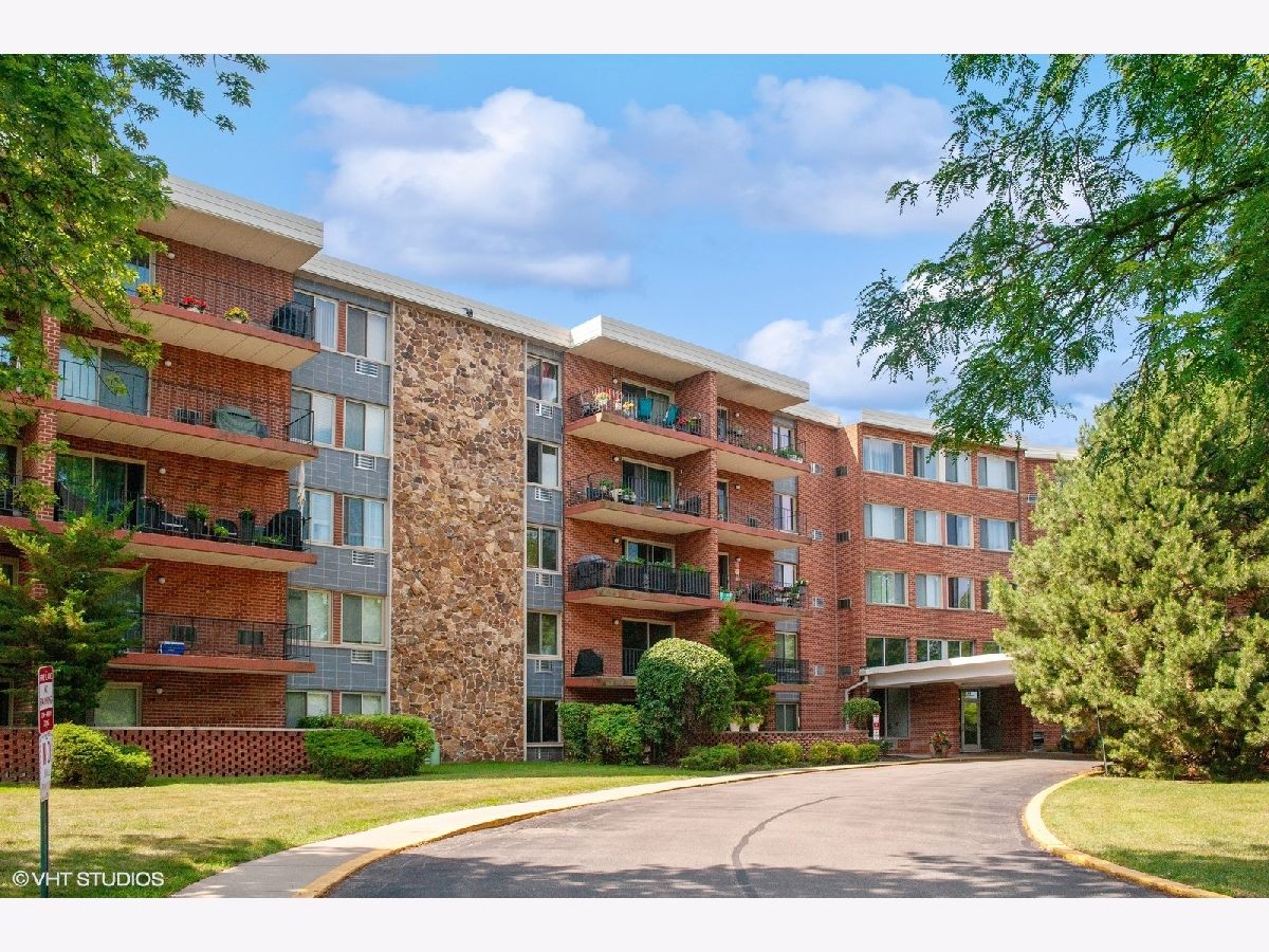  For Rent Prospect Heights Illinois, 18 Old Willow