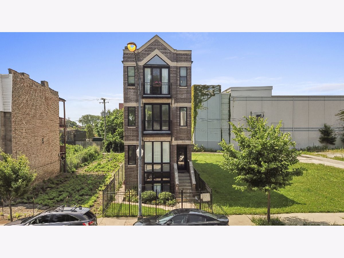  Rented Chicago Illinois, 2539 Warren