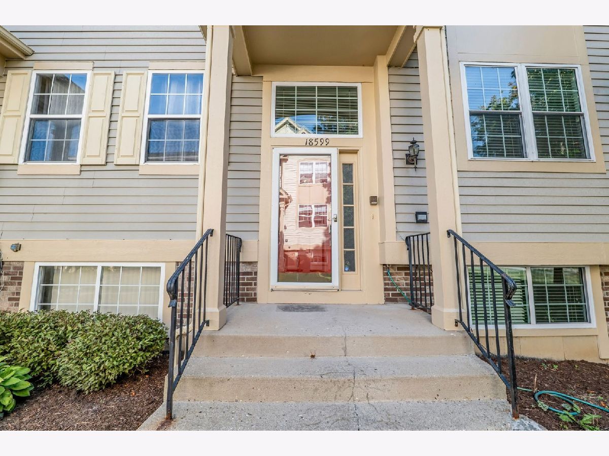 For Rent Grayslake Illinois, 18599 Sterling