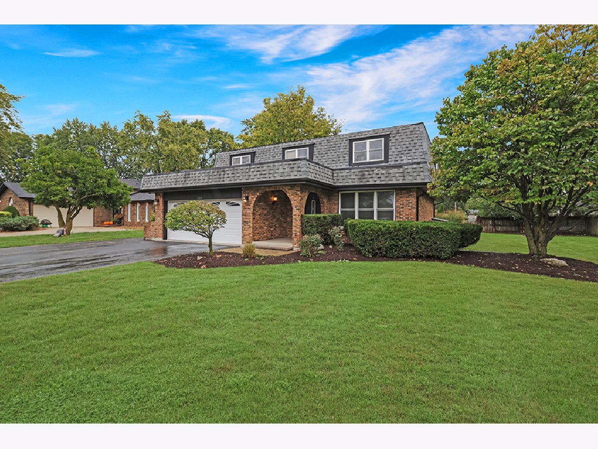  For Sale New Lenox Illinois, 230 Essex Lane
