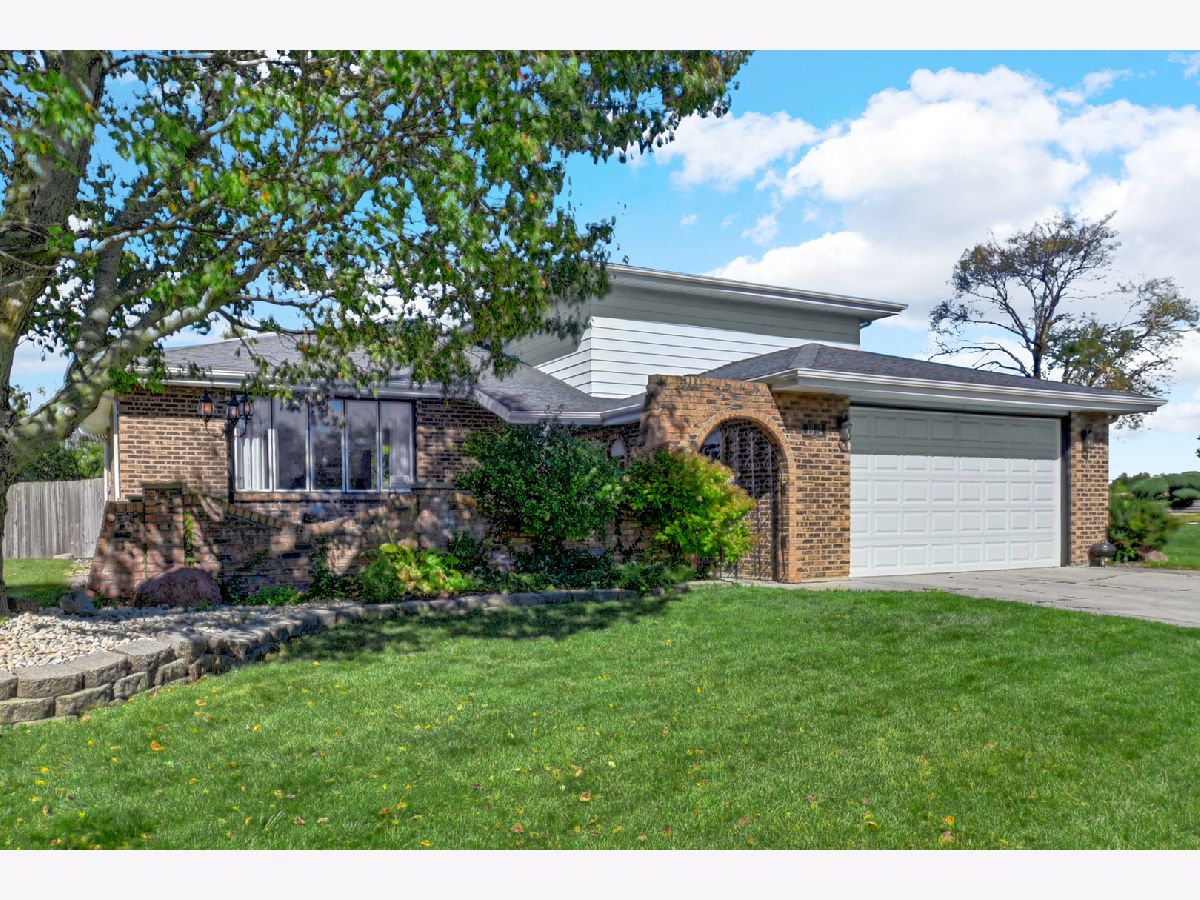  For Sale Beecher Illinois, 1042 Catalpa Court