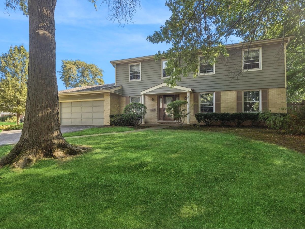  For Sale Libertyville Illinois, 156 Blueberry Road