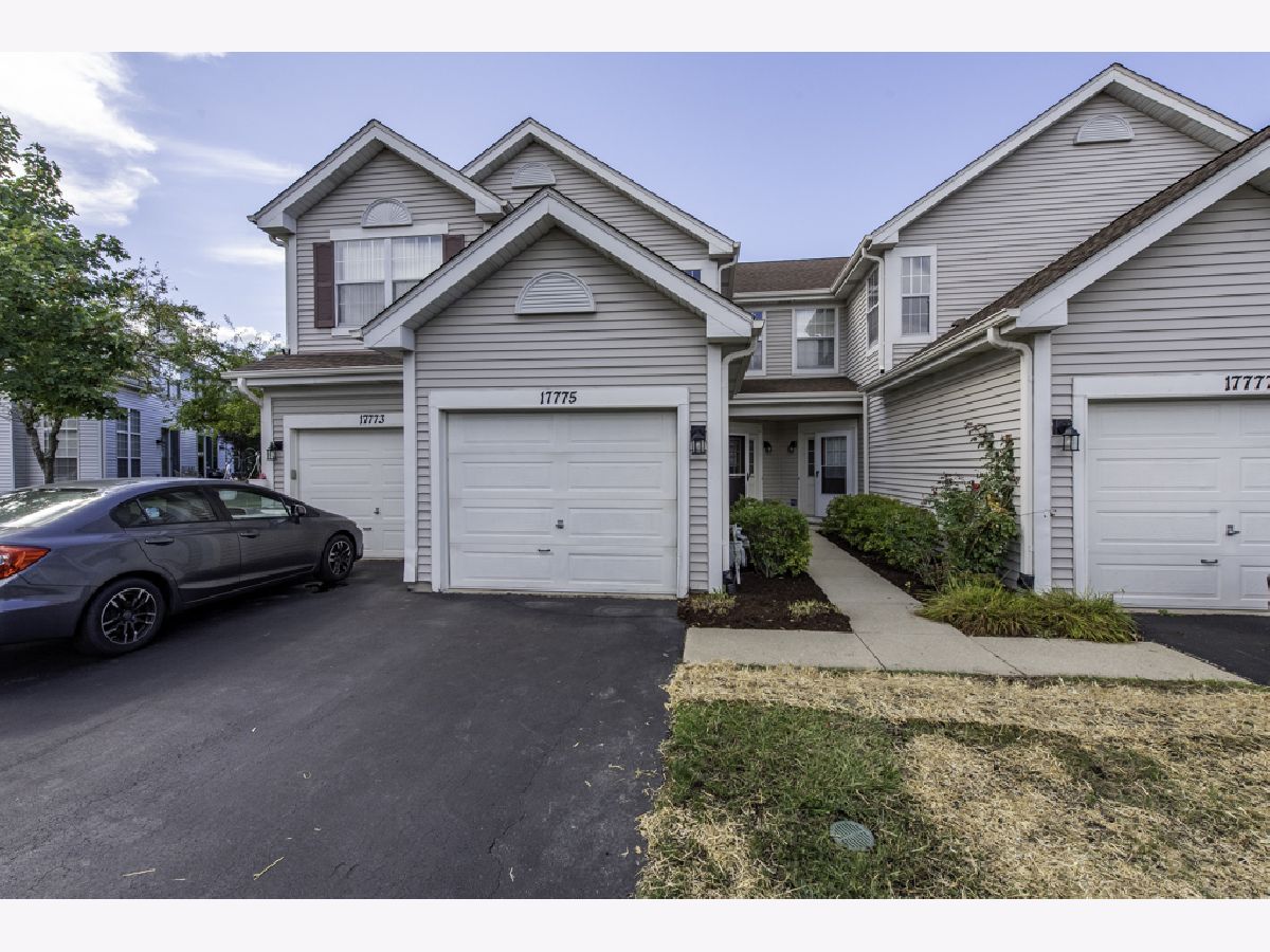 Townhomes & Homes For Sale Bridlewood Gurnee Illinois, 17775 Braewick Road