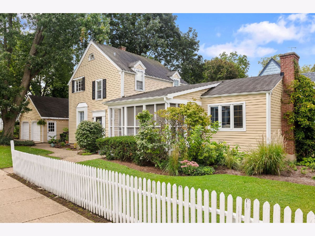 Homes & Townhomes & Condos For Sale Barrington Village Barrington Illinois, 345 Russell Street