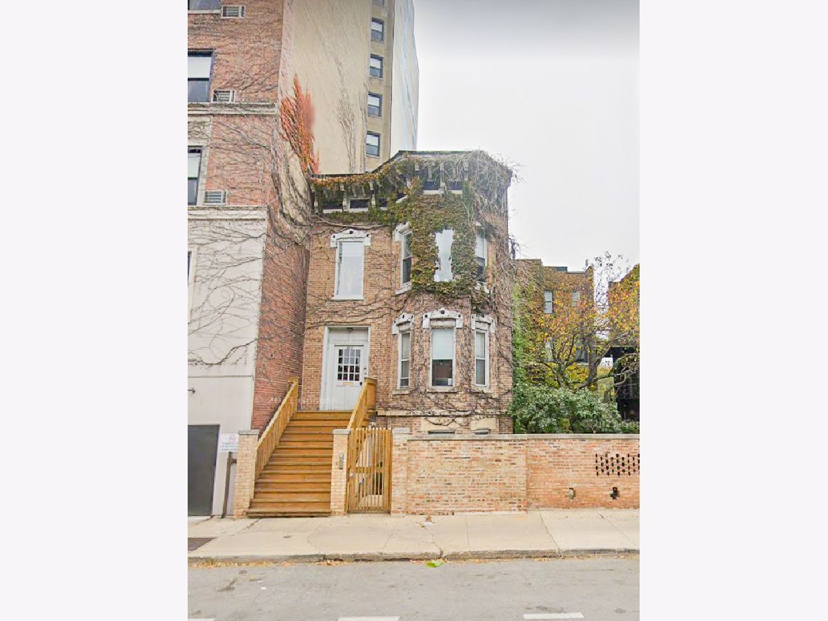  Rented Chicago Illinois, 1811 Wells