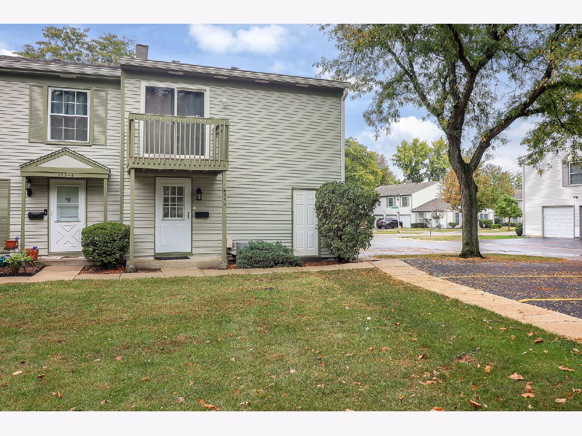  For Sale Wheaton Illinois, 1694 Farragut Court
