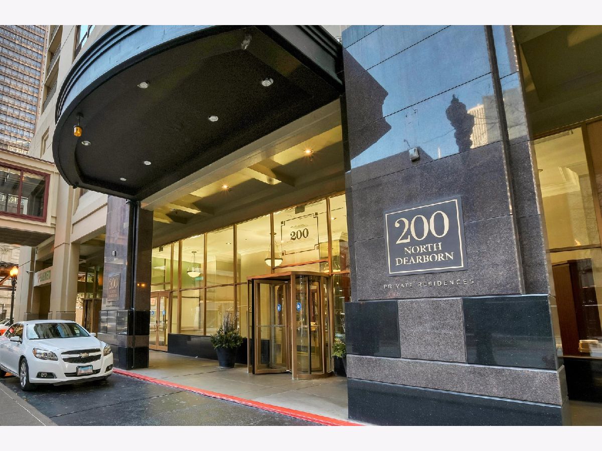 For Rent Chicago Illinois, 200 Dearborn