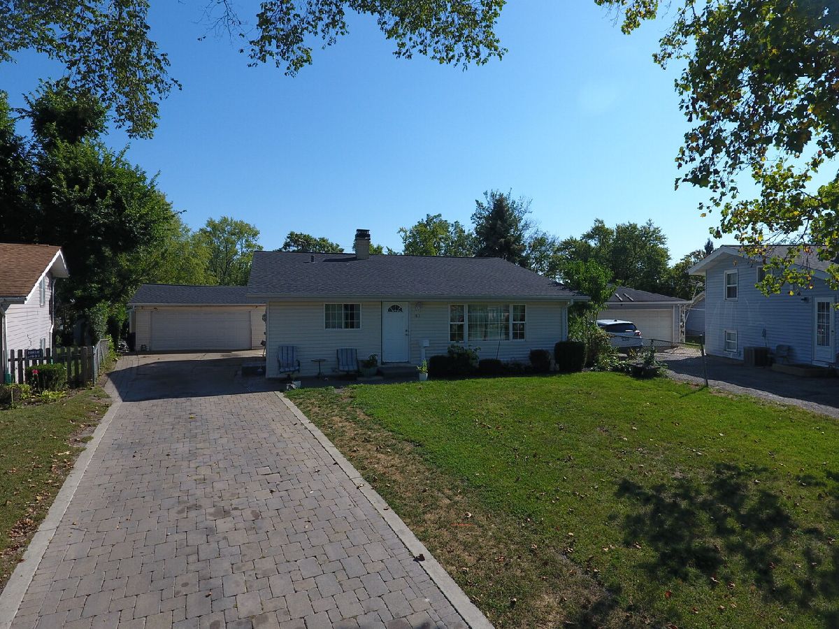  For Sale Carpentersville Illinois, 105 Siesta Road