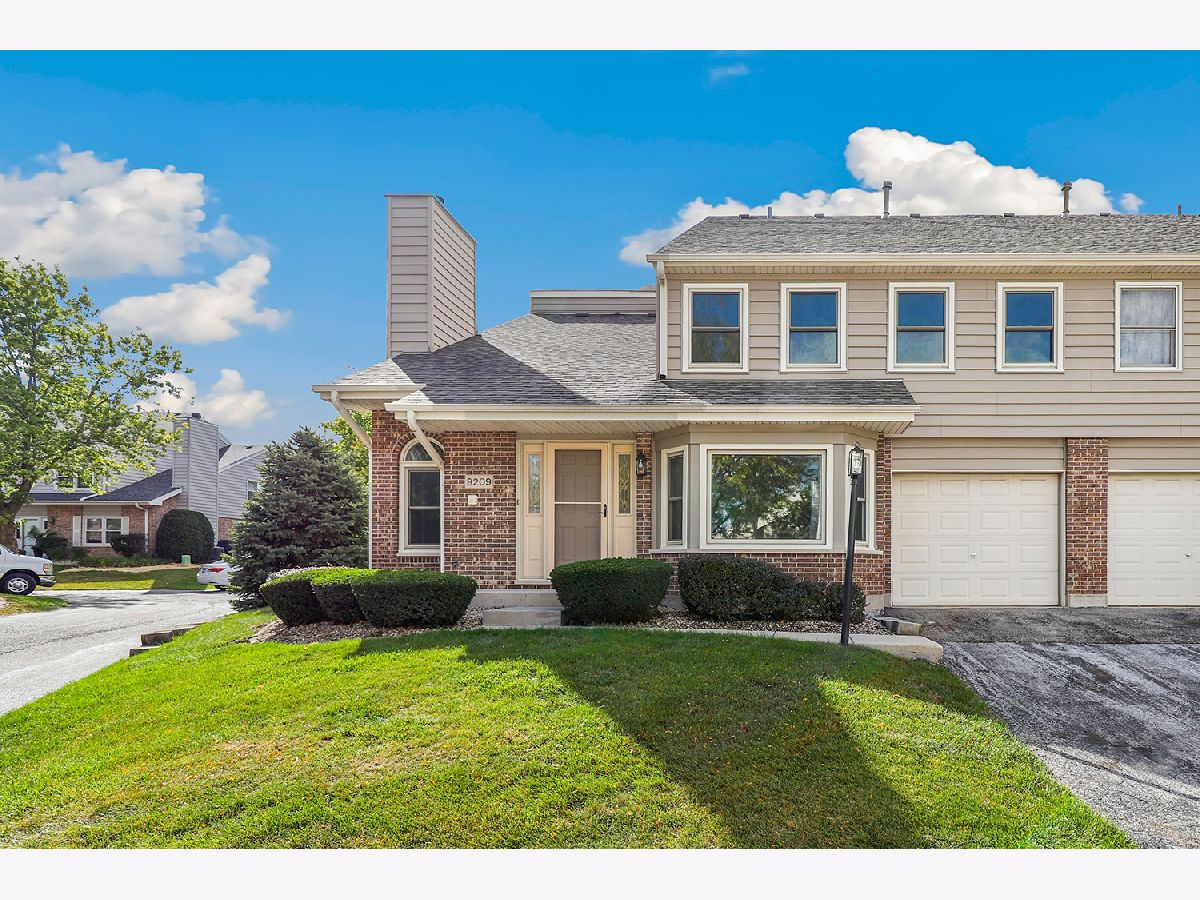Townhomes & Homes For Sale Village Square Orland Park Illinois, 9209 Cliffside Lane
