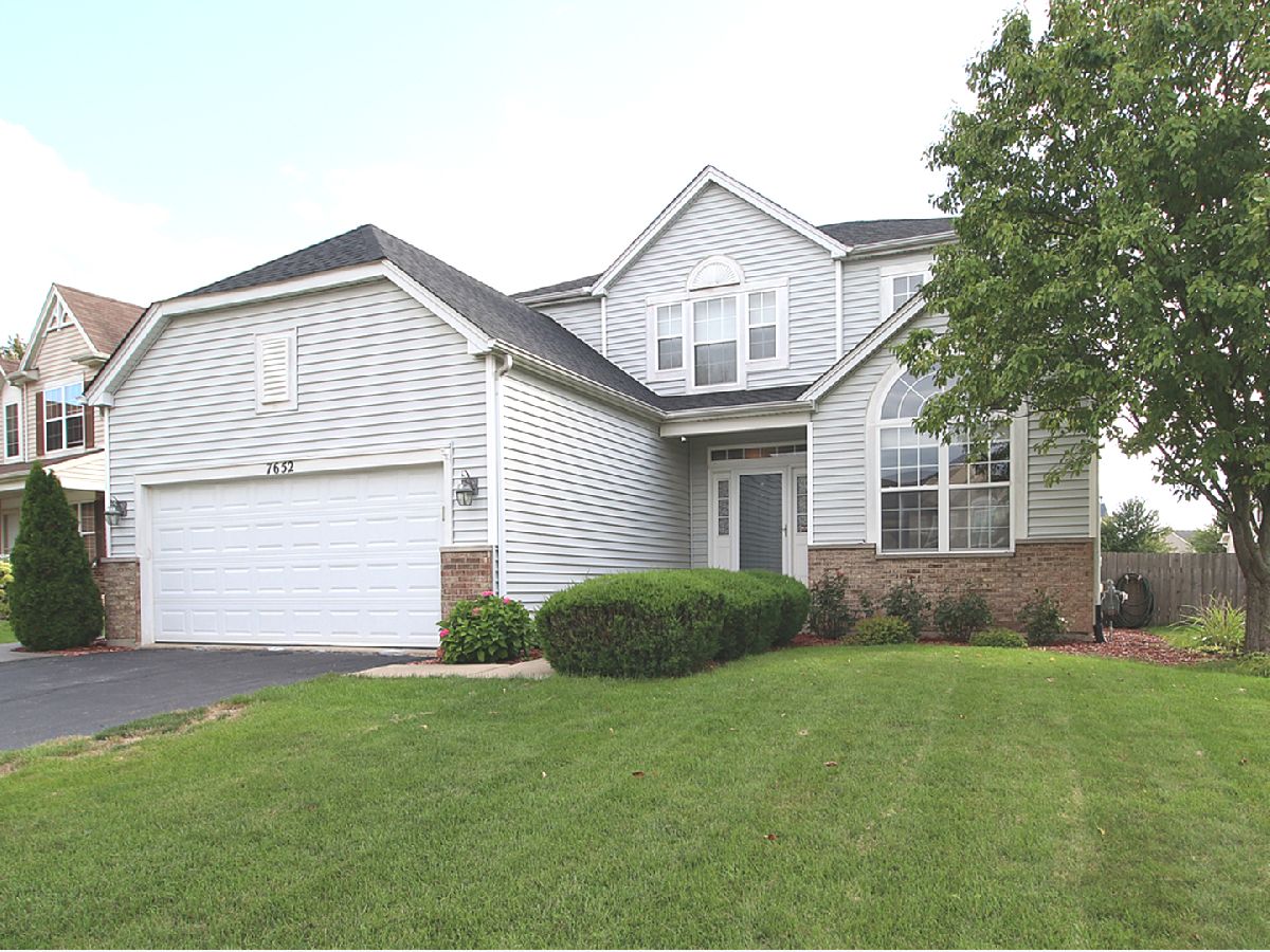 Homes For Sale Clublands Plainfield Illinois, 7652 Scarlett Oak Drive