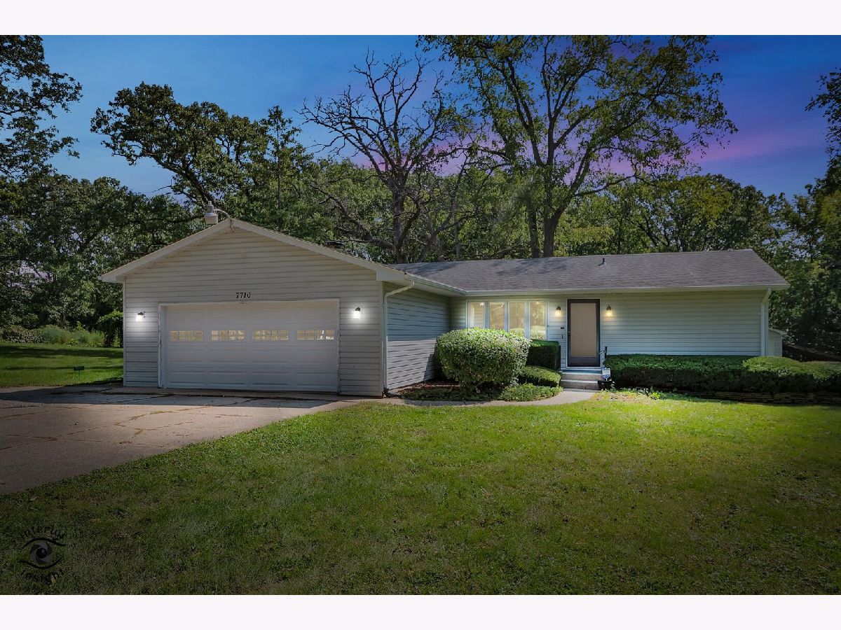  For Sale Spring Grove Illinois, 7710 Ravina Drive