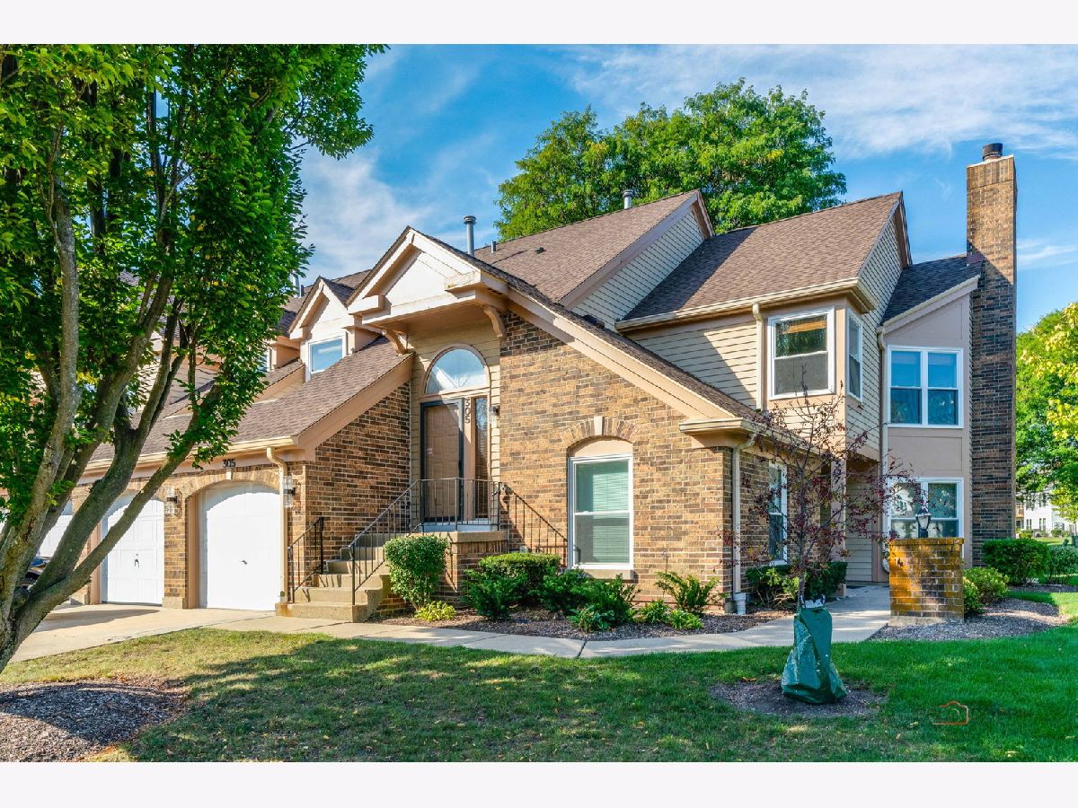 Townhomes & Condos & Homes For Rent Woodlands Of Fiore Buffalo Grove Illinois, 305 Satinwood
