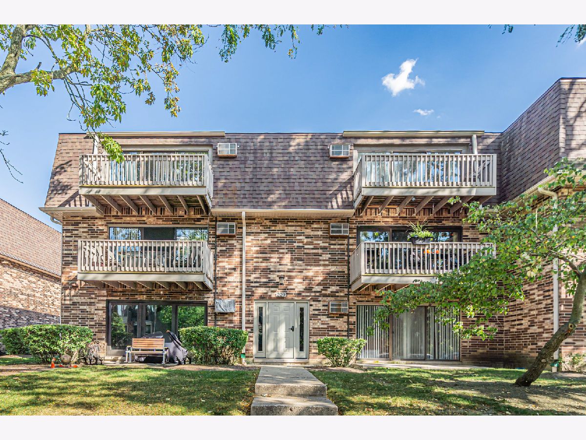 Condominiums For Sale Court Of Shorewood Vernon Hills Illinois, 229 Court Of Shorewood