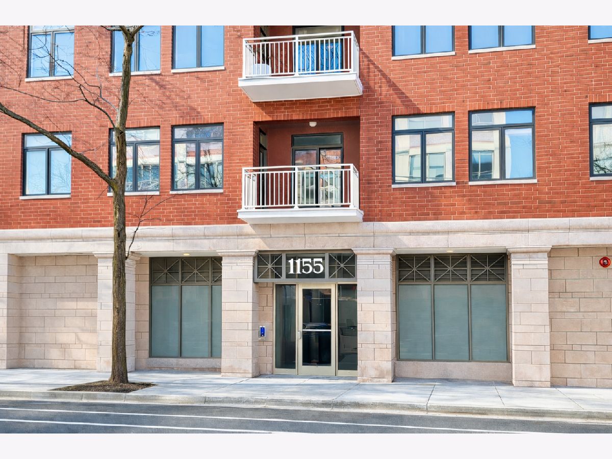  For Sale Chicago Illinois, 1155 Armitage Avenue