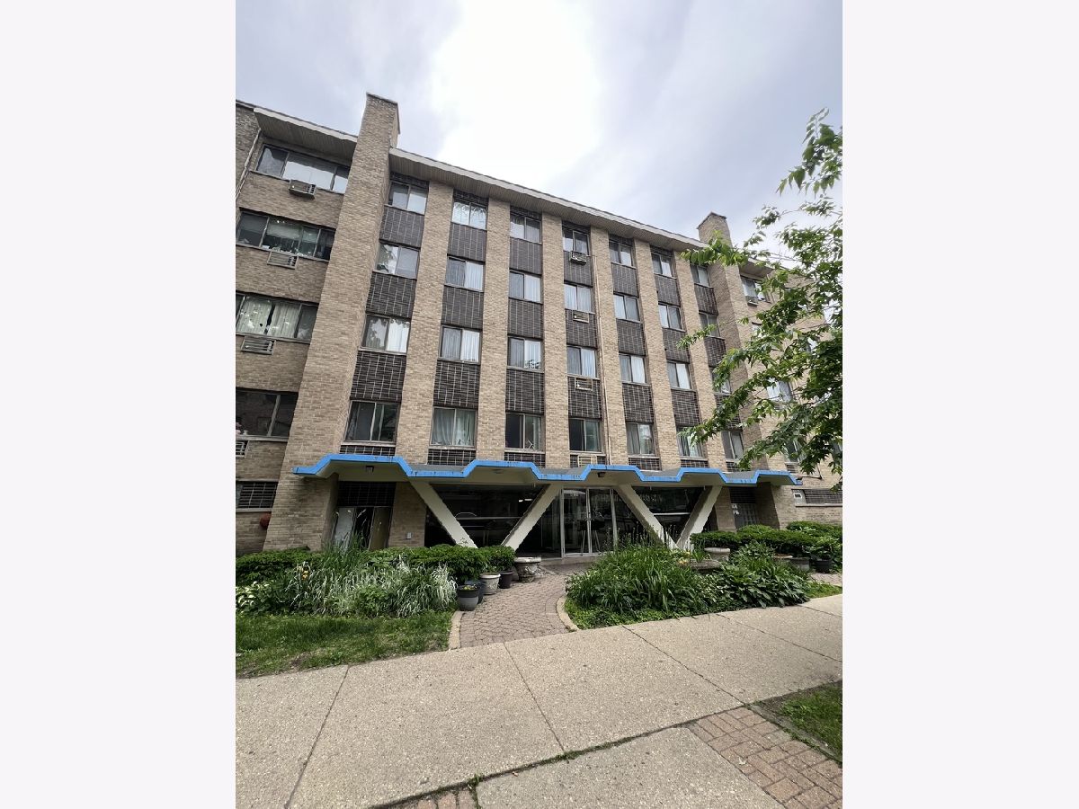 Rented Chicago Illinois, 6250 Kenmore