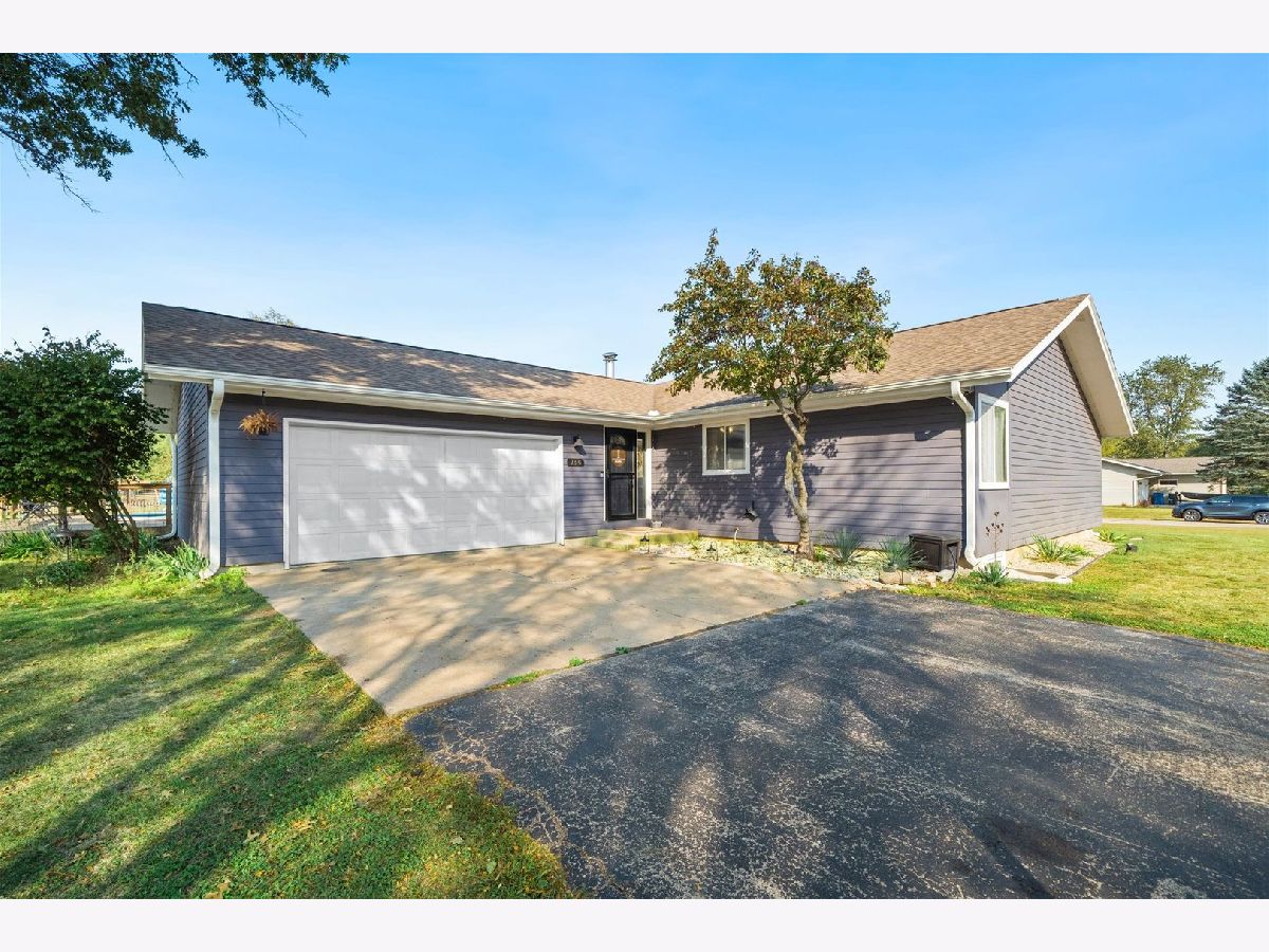  For Sale Dixon Illinois, 750 Forest Park Drive