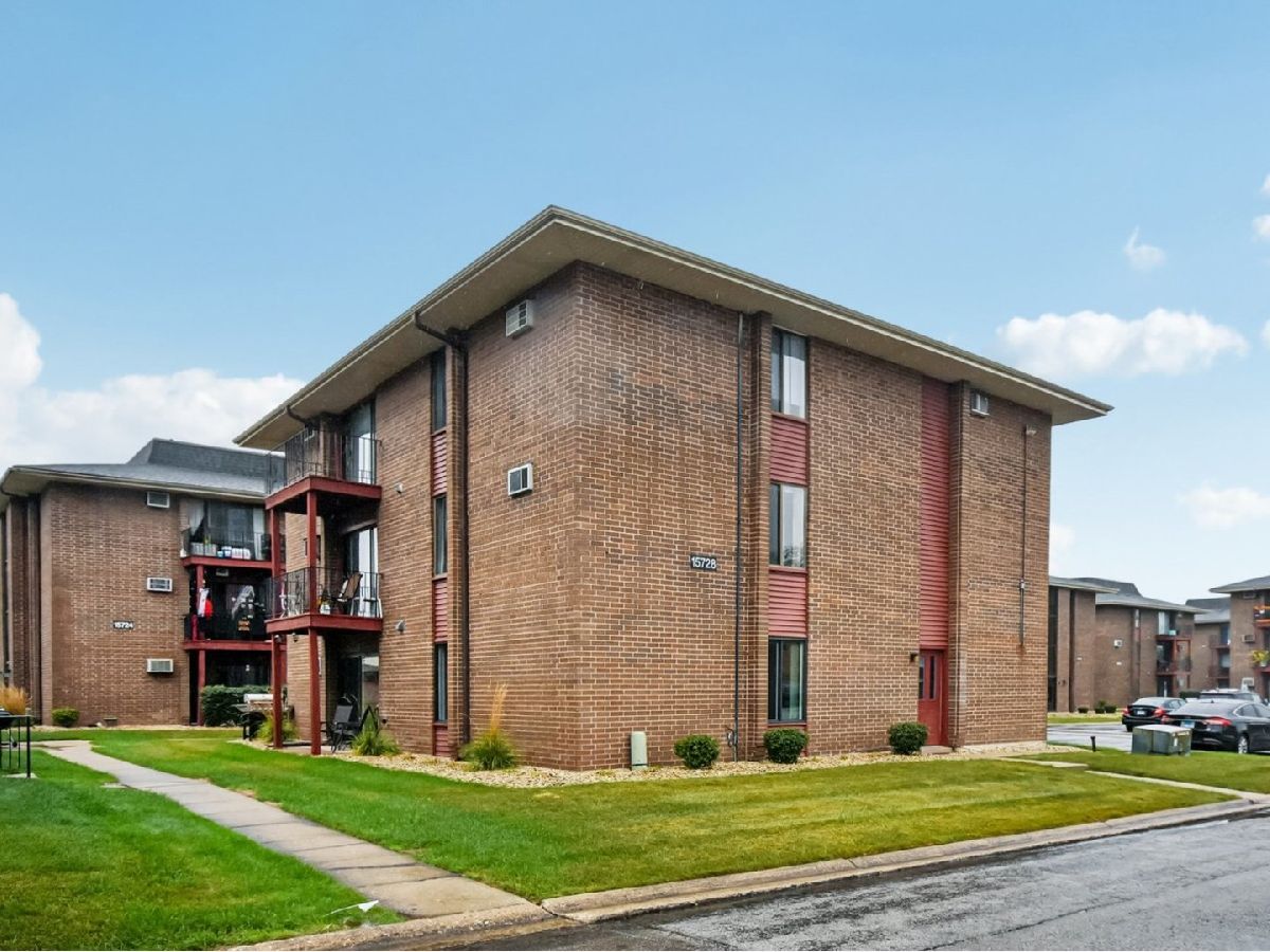 Condominiums For Sale Oak Terrace Oak Forest Illinois, 15728 Terrace Drive