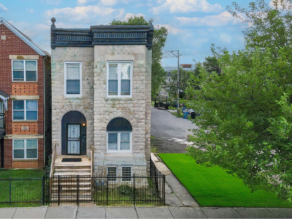 For Sale Chicago Illinois, 209 Albany Avenue